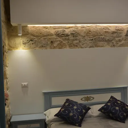 Dimora Del Carmine Πανσιόν 3*