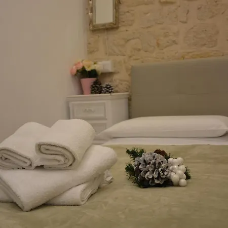 Dimora Del Carmine Πανσιόν 3*