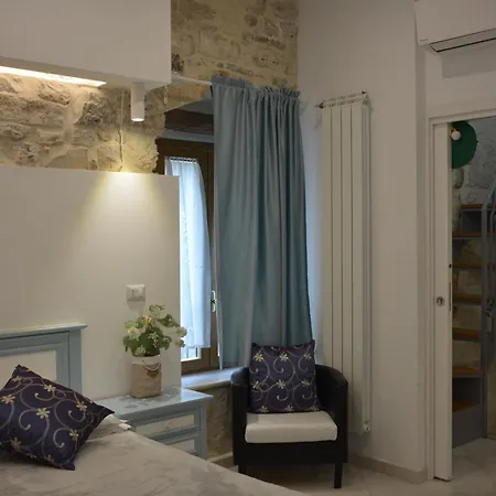 Dimora Del Carmine Πανσιόν 3*