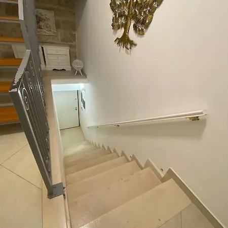 Dimora Del Carmine בית הארחה