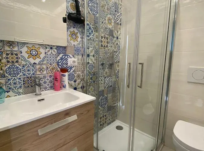 Guest house Dimora Del Carmine 3*