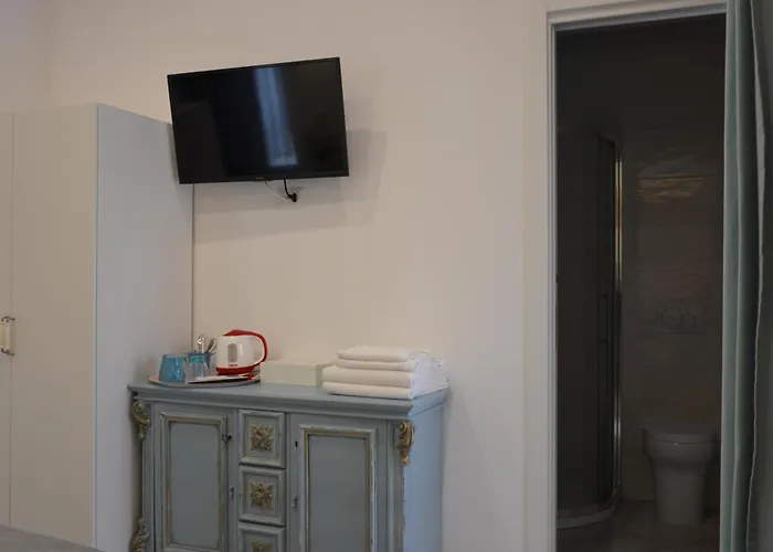 Guest house Dimora Del Carmine 3*